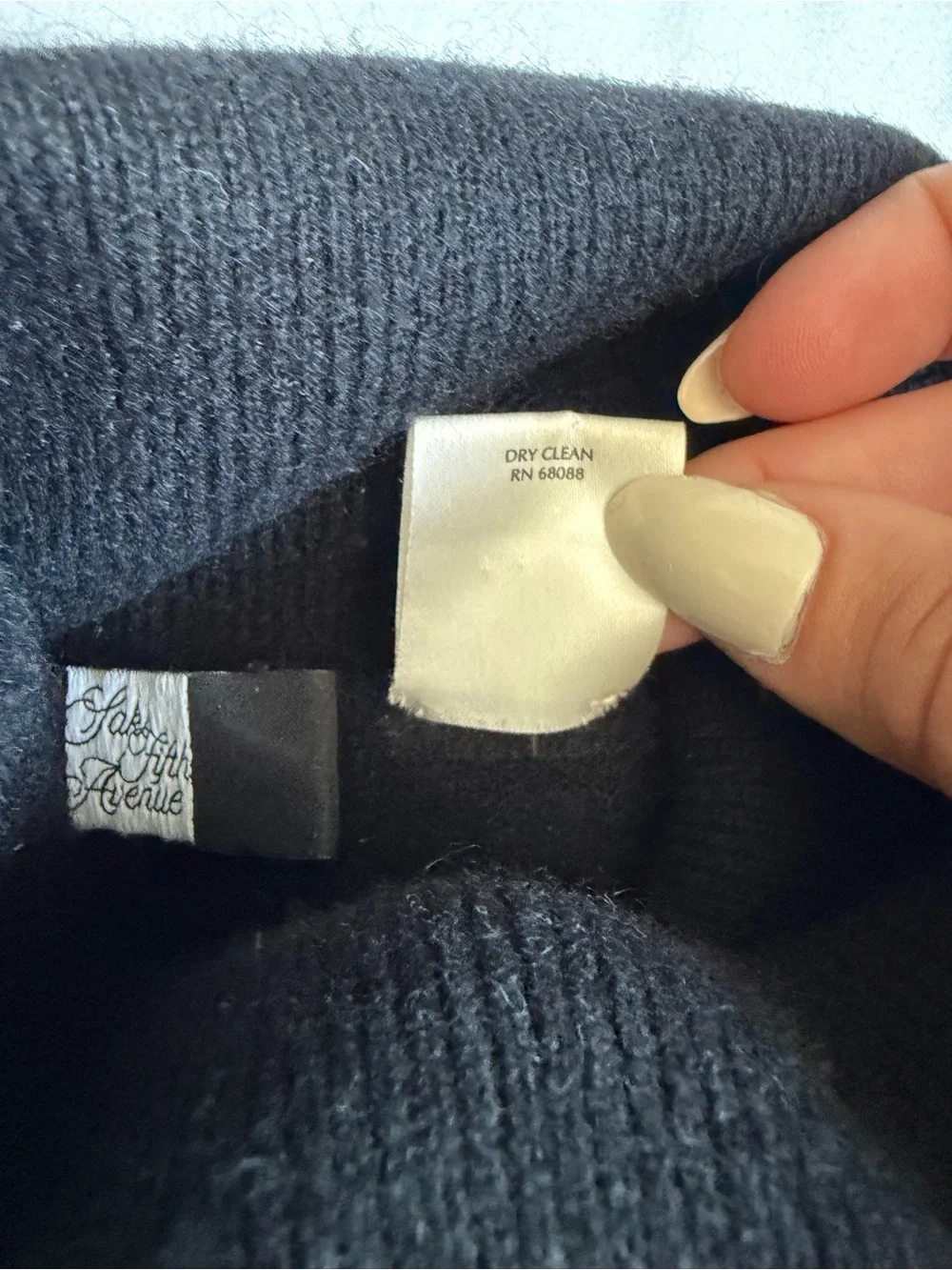 Saks Fifth Avenue 100% Cashmere Classic Black Monochrome Turtleneck Sweater